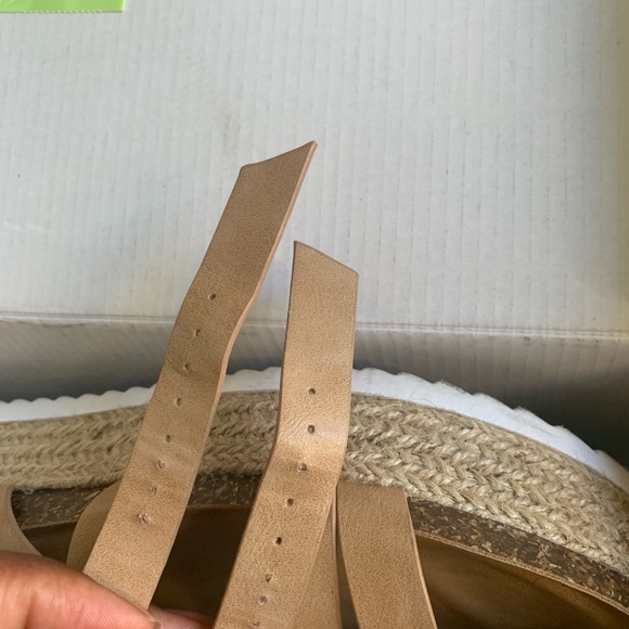 Women's Khaki Strappy Platform Sandals - Picture 7 of 8